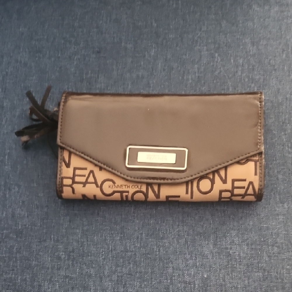 Kenneth Cole REACTION Brown Wallet